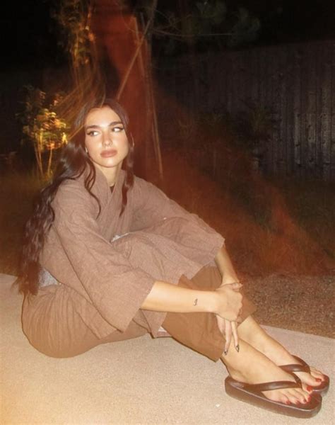 dua lipa feet|r/Dualipasfeet